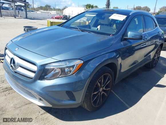 2015 Mercedes-Benz GLA-Class GLA 250 with VIN WDCTG4GB8FJ069183, listed as a IAAI auction lot 41726125 with 84,183 mi miles. Bid and sale history available at carsss.com. Image 21.