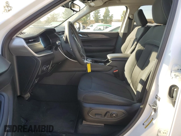 2023 Jeep Grand Cherokee Laredo with VIN 1C4RJGAG5PC610249, listed as a Copart auction lot 81630784 with 43,286 mi miles and Salvage title. Bid and sale history available at DreamBid. Image 7.