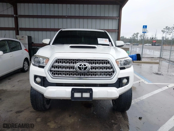 2016 Toyota Tacoma SR with VIN 5TFCZ5AN3GX039919, listed as a IAAI auction lot 41607382 with 107,703 mi miles. Bid and sale history available at carsss.com. Image 6.