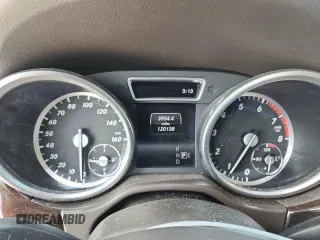 2015 Mercedes-Benz M 350 z VIN 4JGDA5HB3FA553046, wystawiony jako Copart lot #57749985 z przebiegiem 120 138 mil mil oraz Nie do naprawy • Non repairable. Historia ofert i sprzedaży dostępna na DreamBid. Obrazek 9.
