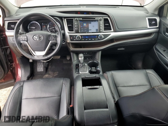 2018 Toyota Highlander SE with VIN 5TDJZRFH3JS494235, listed as a Copart auction lot 57256135 with 69,059 mi miles and Clean title. Bid and sale history available at DreamBid. Image 8.