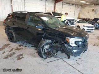 2022 GMC Terrain SLE with VIN 3GKALTEV1NL260634, listed as a IAAI auction lot 41721990 with 46,527 mi miles. Bid and sale history available at carsss.com. Image 1.