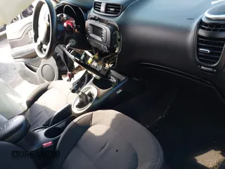 2015 Kia Soul with VIN KNDJN2A21F7150992, listed as a IAAI auction lot 41487863 with 1 mi miles. Bid and sale history available at carsss.com. Image 5.