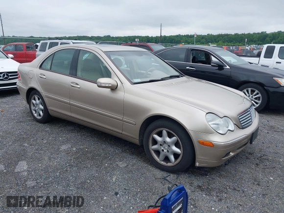2004 Mercedes-Benz C 240 z VIN WDBRF81J14F450611, wystawiony jako IAAI lot #42420473 z przebiegiem 104 498 mil mil oraz . Historia ofert i sprzedaży dostępna na DreamBid. Obrazek 1.
