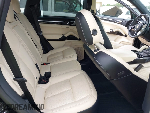 2017 Porsche Cayenne с VIN WP1AA2A20HKA89404, выставлен на аукционе IAAI как лот 42301060 с пробегом 166 083 миль миль и . История ставок и продаж доступна на DreamBid. Изображение 8.