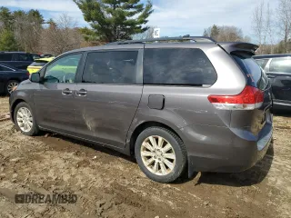 2011 Toyota Sienna XLE with VIN 5TDDK3DC1BS014880, listed as a Copart auction lot 49701135 with 0 mi miles and Clean Title. Bid and sale history available at carsss.com. Image 2.