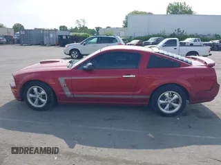 2008 Ford Mustang GT Deluxe with VIN 1ZVHT82H285194618, listed as a IAAI auction lot 42001961 with 129,781 mi miles and . Bid and sale history available at carsss.com. Image 14.