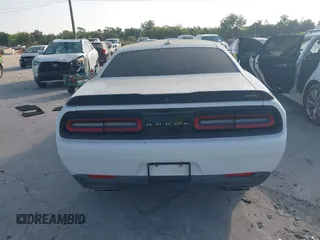 2016 Dodge Challenger R/T Scat Pack z VIN 2C3CDZFJ5GH289781, wystawiony jako IAAI lot #42098014 z przebiegiem Nie podano mil oraz . Historia ofert i sprzedaży dostępna na DreamBid. Obrazek 15.