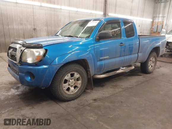 2011 Toyota Tacoma z VIN 5TFUX4EN1BX007462, wystawiony jako IAAI lot #41516380 z przebiegiem 93 111 mil mil oraz . Historia ofert i sprzedaży dostępna na DreamBid. Obrazek 18.