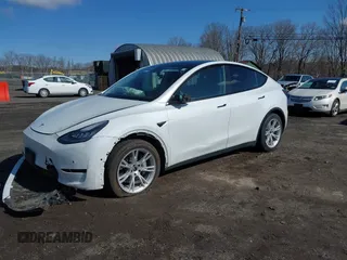 2021 Tesla Model Y Long Range with VIN 5YJYGDEE9MF239726, listed as a IAAI auction lot 41952158 with 37,088 mi miles and . Bid and sale history available at DreamBid. Image 21.