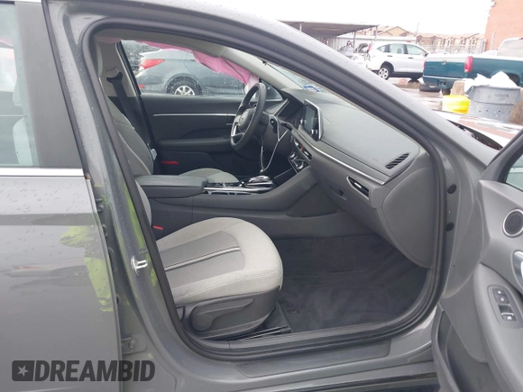 2020 Hyundai Sonata SEL z VIN 5NPEL4JA9LH035459, wystawiony jako IAAI lot #42200766 z przebiegiem 34 027 mil mil oraz . Historia ofert i sprzedaży dostępna na DreamBid. Obrazek 5.