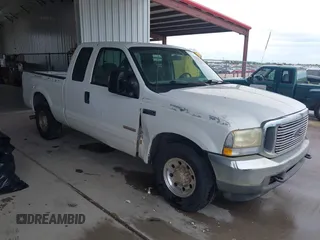 2003 Ford F-250 XL z VIN 1FTNX20P33EB84979, wystawiony jako IAAI lot #42322784 z przebiegiem 185 952 mil mil oraz . Historia ofert i sprzedaży dostępna na DreamBid. Obrazek 1.