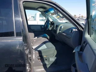 2006 Ford Expedition XLS with VIN 1FMPU13516LA28019, listed as a IAAI auction lot 41314147 with 220,636 mi miles. Bid and sale history available at carsss.com. Image 5.
