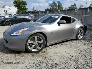 2009 Nissan 370Z z VIN JN1AZ44E69M405389, wystawiony jako Copart lot #43340975 z przebiegiem 31 521 mil mil oraz Szkoda całkowita • Salvage title. Historia ofert i sprzedaży dostępna na DreamBid. Obrazek 1.