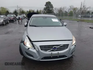 2013 Volvo S60 T6 R-Design Platinum with VIN YV1902FH0D1223617, listed as a IAAI auction lot 41969427 with 174,883 mi miles. Bid and sale history available at carsss.com. Image 12.