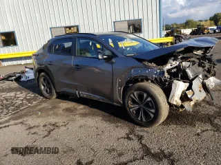 2023 Toyota bZ4X XLE z VIN JTMABACA7PA021943, wystawiony jako Copart lot #74597703 z przebiegiem Nie podano mil oraz . Historia ofert i sprzedaży dostępna na DreamBid. Obrazek 4.