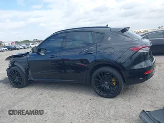 2022 Maserati Levante GT with VIN ZN661XUA3NX402773, listed as a IAAI auction lot 41911976 with 30,719 mi miles. Bid and sale history available at carsss.com. Image 14.