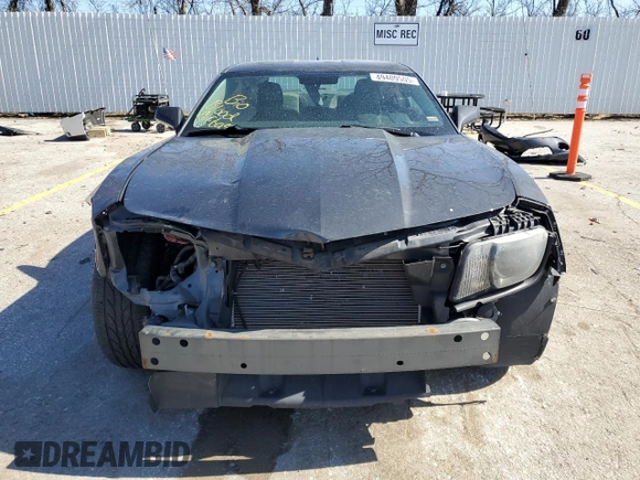 2010 Chevrolet Camaro 2SS z VIN 2G1FT1EW1A9133855, wystawiony jako Copart lot #49409505 z przebiegiem 115 651 mil mil oraz Szkody całkowita. Historia ofert i sprzedaży dostępna na DreamBid. Obrazek 5.