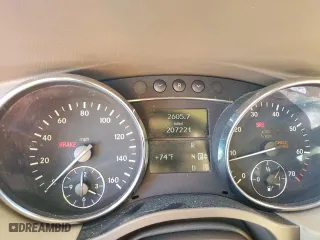 2006 Mercedes-Benz R-Class 3.5L with VIN 4JGCB65E66A004079, listed as a Copart auction lot 71790604 with 207,221 mi miles and Salvage Title. Bid and sale history available at carsss.com. Image 9.