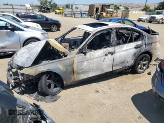 2012 BMW 3 Series 328i z VIN WBA3C1C53CF433960, wystawiony jako Copart lot #58980115 z przebiegiem Nie podano mil oraz Nie do naprawy • Non repairable. Historia ofert i sprzedaży dostępna na DreamBid. Obrazek 1.