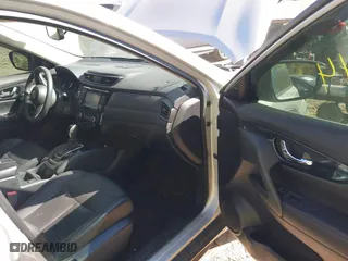 2017 Nissan Rogue SL with VIN 5N1AT2MV4HC787053, listed as a IAAI auction lot 40675244 with 82,224 mi miles. Bid and sale history available at carsss.com. Image 5.