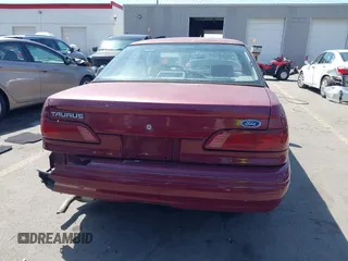 1993 Ford Taurus z VIN 1FACP52U4PG225521, wystawiony jako IAAI lot #42096535 z przebiegiem 76 808 mil mil oraz . Historia ofert i sprzedaży dostępna na DreamBid. Obrazek 16.