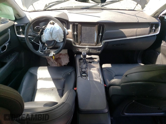 2018 Volvo V90 z VIN YV4A22NLXJ1027194, wystawiony jako Copart lot #63905984 z przebiegiem 47 563 mil mil oraz Szkody całkowita. Historia ofert i sprzedaży dostępna na DreamBid. Obrazek 8.