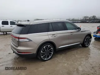 2021 Lincoln Aviator Reserve with VIN 5LM5J7WC4MGL17718, listed as a Copart auction lot 43180165 with 68,596 mi miles and Clean title. Bid and sale history available at DreamBid. Image 3.