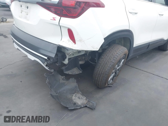 2021 Kia Seltos S with VIN KNDEU2AA6M7143688, listed as a IAAI auction lot 42584672 with 39,621 mi miles and . Bid and sale history available at DreamBid. Image 6.