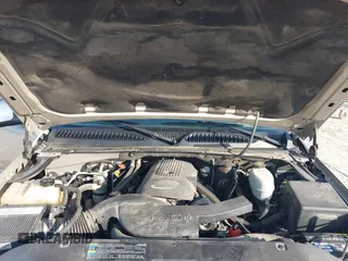 2005 GMC Yukon SLT with VIN 1GKEK13T95R203827, listed as a IAAI auction lot 41815086 with 136,671 mi miles. Bid and sale history available at carsss.com. Image 10.