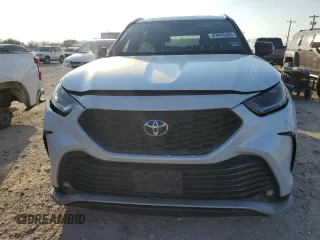 2022 Toyota Highlander XSE z VIN 5TDLZRAHXNS094971, wystawiony jako Copart lot #42645505 z przebiegiem 116 021 mil mil oraz Szkoda całkowita • Salvage title. Historia ofert i sprzedaży dostępna na DreamBid. Obrazek 5.
