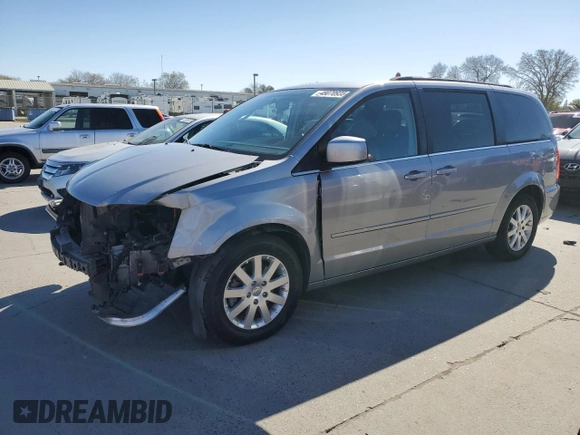 2015 Chrysler Town & Country LX with VIN 2C4RC1AG4FR675672, listed as a Copart auction lot 48070935 with 78,403 mi miles and Salvage Title. Bid and sale history available at carsss.com. Image 1.