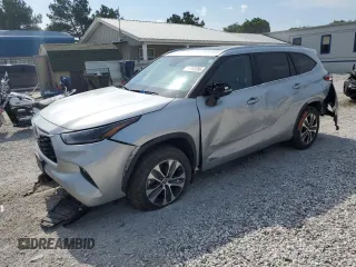 2022 Toyota Highlander XLE with VIN 5TDGZRBH6NS201739, listed as a Copart auction lot 59362395 with 55,426 mi miles and Salvage title. Bid and sale history available at DreamBid. Image 1.