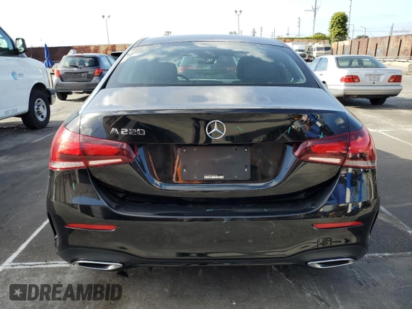 2019 Mercedes-Benz A 220 z VIN WDD3G4EB6KW005641, wystawiony jako Copart lot #51456575 z przebiegiem 47 719 mil mil oraz Szkoda całkowita • Salvage title. Historia ofert i sprzedaży dostępna na DreamBid. Obrazek 6.
