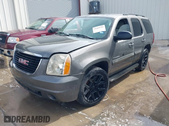 2007 GMC Yukon SLE w/3SA with VIN 1GKFC13C17R346467, listed as a IAAI auction lot 41425793 with 252,934 mi miles. Bid and sale history available at carsss.com. Image 2.