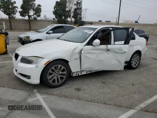 2011 BMW 3 Series 328i z VIN WBAPH7G58BNN02470, wystawiony jako Copart lot #52999945 z przebiegiem 85 025 mil mil oraz Szkoda całkowita • Salvage title. Historia ofert i sprzedaży dostępna na DreamBid. Obrazek 1.