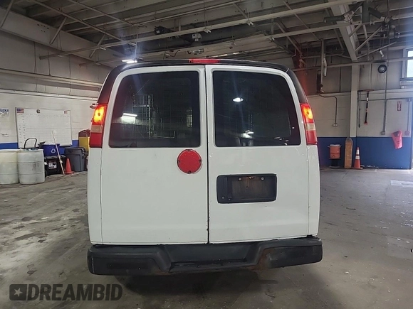 2014 Chevrolet Express Cargo z VIN 1GCSGAFXXE1162573, wystawiony jako IAAI lot #42547277 z przebiegiem 230 224 mil mil oraz . Historia ofert i sprzedaży dostępna na DreamBid. Obrazek 14.