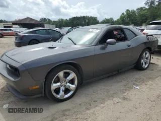 2013 Dodge Challenger R/T Classic z VIN 2C3CDYBT3DH667951, wystawiony jako Copart lot #55301675 z przebiegiem Nie podano mil oraz Szkoda całkowita • Salvage title. Historia ofert i sprzedaży dostępna na DreamBid. Obrazek 1.