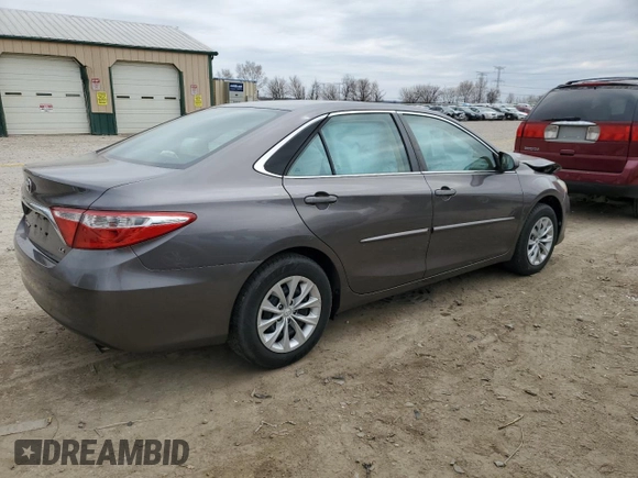 2015 Toyota Camry XLE with VIN 4T1BF1FK7FU906004, listed as a Copart auction lot 50957935 with 105,440 mi miles and Salvage Title. Bid and sale history available at carsss.com. Image 3.