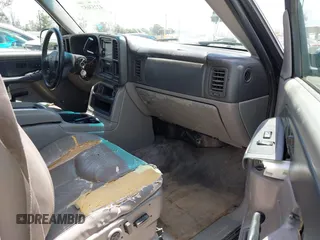 2003 Chevrolet Tahoe LT с VIN 1GNEC13ZX3R142229, выставлен на аукционе IAAI как лот 42253657 с пробегом Не указан миль и . История ставок и продаж доступна на DreamBid. Изображение 5.