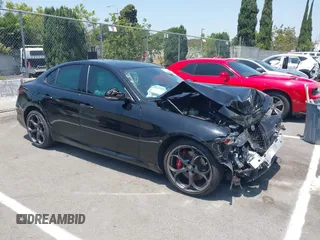 2019 Alfa Romeo Giulia с VIN ZARFAMAN6K7600157, выставлен на аукционе IAAI как лот 42544915 с пробегом Не указан миль и . История ставок и продаж доступна на DreamBid. Изображение 1.