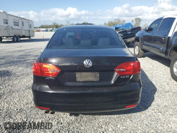 2013 Volkswagen Jetta SE z VIN 3VWDX7AJ2DM301057, wystawiony jako Copart lot #85076104 z przebiegiem 126 684 mil mil oraz Czysty tytuł • Clean title. Historia ofert i sprzedaży dostępna na DreamBid. Obrazek 6.
