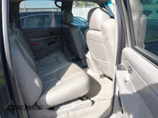 2004 Chevrolet Suburban LT z VIN 1GNFK16Z94J122458, wystawiony jako IAAI lot #41889018 z przebiegiem 180 507 mil mil oraz . Historia ofert i sprzedaży dostępna na DreamBid. Obrazek 8.