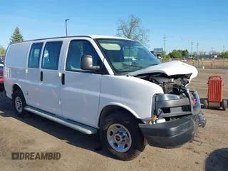 2016 GMC Savana Cargo z VIN 1GTW7AFF8G1259816, wystawiony jako IAAI lot #42224036 z przebiegiem 172 830 mil mil oraz . Historia ofert i sprzedaży dostępna na DreamBid. Obrazek 1.