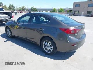 2014 Mazda 3 i Touring z VIN JM1BM1V75E1113050, wystawiony jako IAAI lot #42374782 z przebiegiem 94 571 mil mil oraz . Historia ofert i sprzedaży dostępna na DreamBid. Obrazek 3.