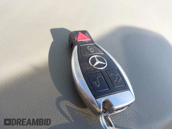 2010 Mercedes-Benz R-Class R 350 with VIN 4JGCB6FE0AA110342, listed as a IAAI auction lot 41440290 with 164,596 mi miles. Bid and sale history available at carsss.com. Image 11.