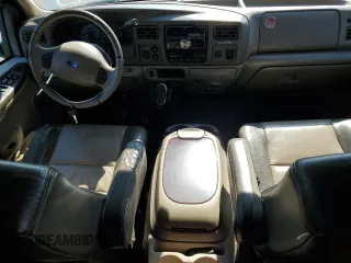 2004 Ford Excursion Eddie Bauer with VIN 1FMSU45P74EA29932, listed as a Copart auction lot 53301295 with 171,263 mi miles and Clean Title. Bid and sale history available at DreamBid. Image 8.