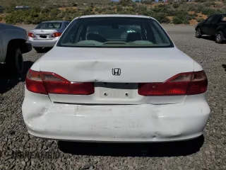 1998 Honda Accord LX z VIN 1HGCG5649WA145400, wystawiony jako Copart lot #56373105 z przebiegiem 319 020 mil mil oraz Szkoda całkowita • Salvage title. Historia ofert i sprzedaży dostępna na DreamBid. Obrazek 6.
