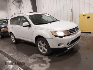 2007 Mitsubishi Outlander XLS with VIN JA4MT41X37Z018004, listed as a IAAI auction lot 41689580 with 144,021 mi miles. Bid and sale history available at carsss.com. Image 1.