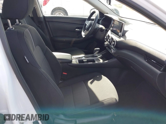 2024 Nissan Sentra SV with VIN 3N1AB8CV1RY302066, listed as a IAAI auction lot 42553617 with 38,596 mi miles and . Bid and sale history available at DreamBid. Image 5.
